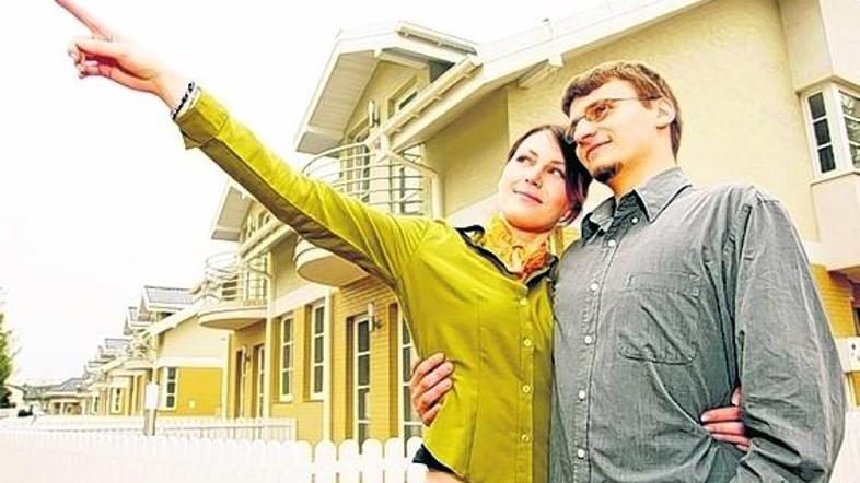 Nekaterim mladim družinam MONG od leta 2008 pomaga pri nakupu stanovanja s 25 ti