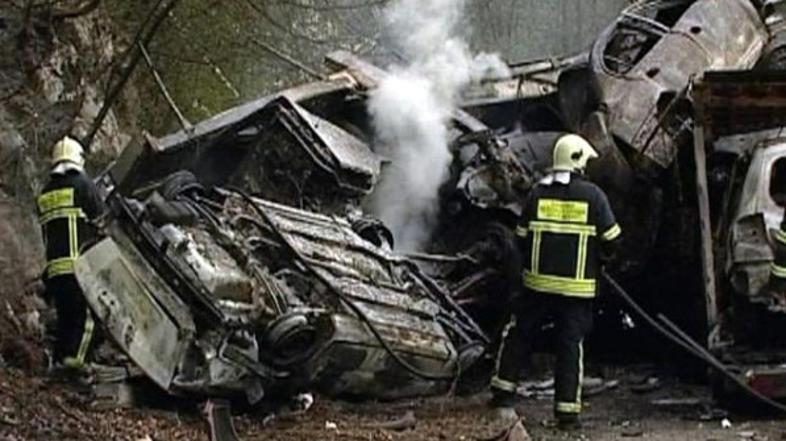 V prometni nesreči na poljanskem klancu je bil med osmimi smrtnimi žrtvami en ot