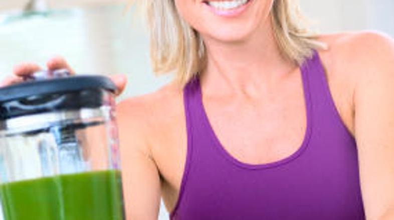 Za popoldansko malico si pripravite mlačni napitek s sadjem. Uporabite lahko kar