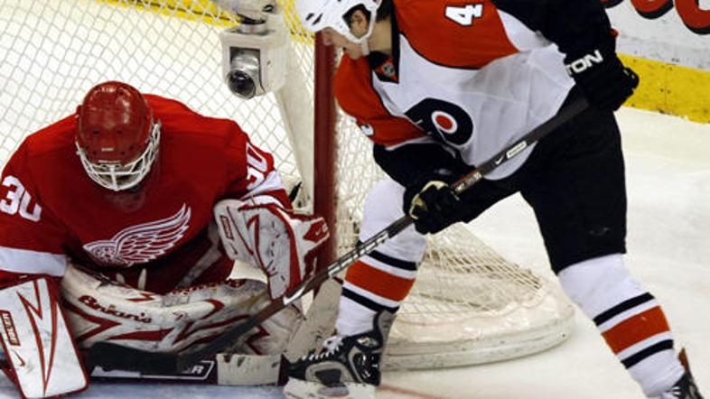 Chris Osgood je imel slab dan.