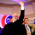 Josipović na leto zasluži 60.000 evrov, njegova žena pa še enkrat več. (Foto: Ni