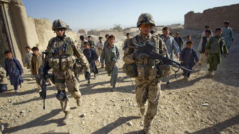 Umetne trombocite so razvili predvsem za vojaške namene, posluževala pa bi se ji