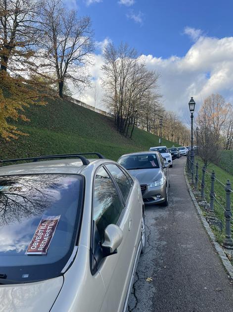 Serijske kazni s strani redarjev na Ljubljanskem gradu