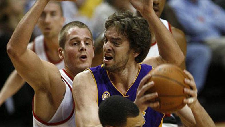 Pau Gasol se ni znašel v gneči med igralci Portlanda.