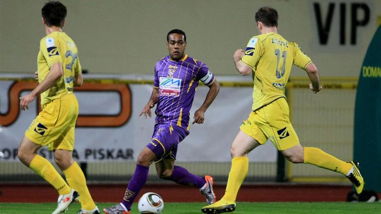 Tavares je leta 2008 prišel v Maribor iz Apoela in nemudoma postal eden izmed kl