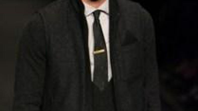 Nižji kot je izrez na puloverju, bolj modni boste.