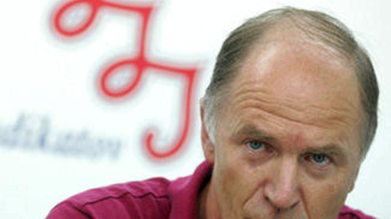 Po besedah Dušana Semoliča gre pri vsem tem za oviranje sindikalnih pravic do st