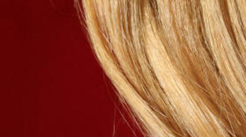 Očitno so temnolaske pod večjim udarom.