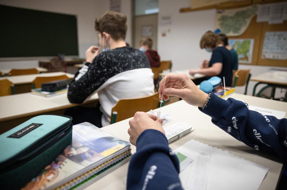 Samotestiranje v slovenskih šolah