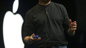 Steve Jobs pred boleznijo leta 2003.