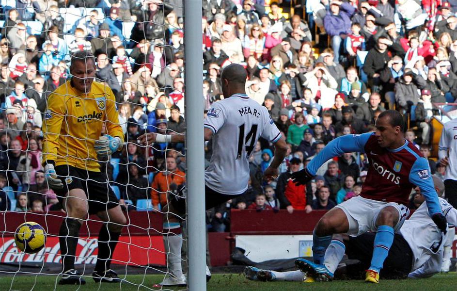 Gabriel Agbonlahor Brian Jensen Burnley