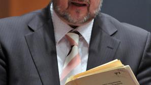 Prvak SNS Zmago Jelinčič je ostal brez poslanske imunitete. (Foto: Dejan Mijović