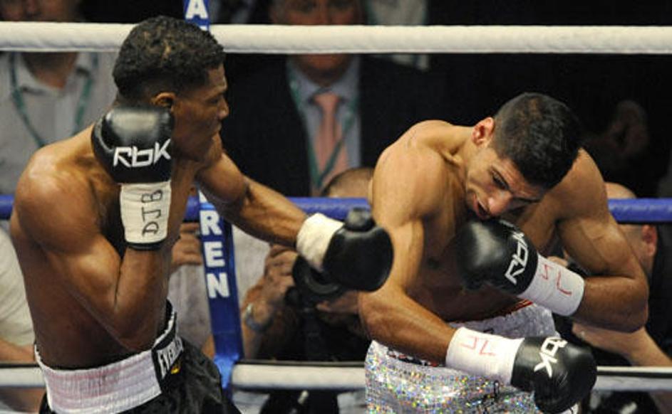 Prescott je hitro odpravil Khana.