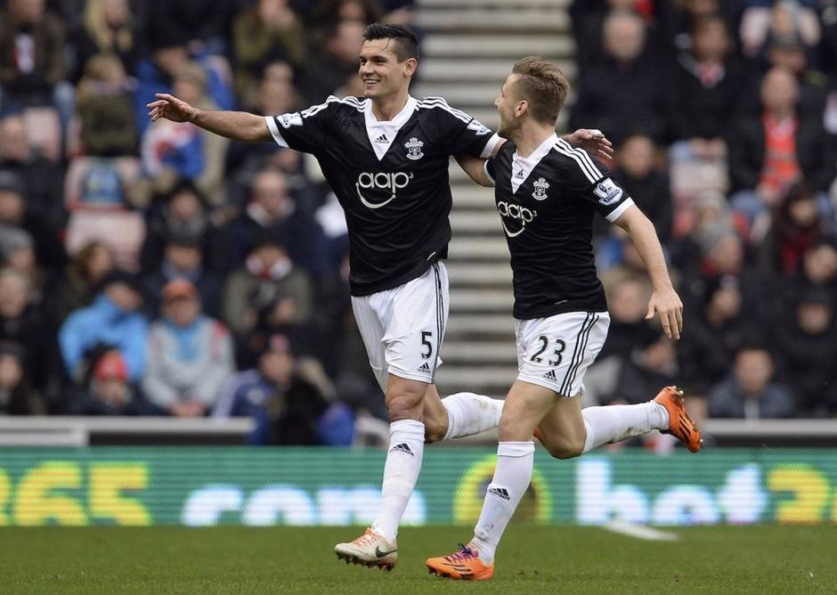 Dejan Lovren in Luke Shaw. | Avtor: Reuters