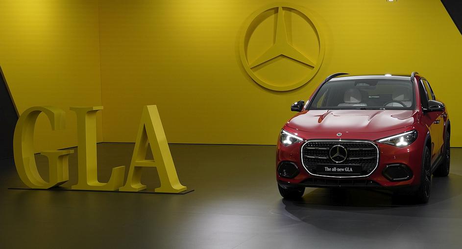 mercedes-benz GLA, statična predstavitev 2026