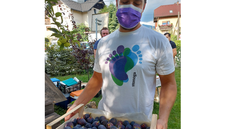 Stonogin dan na vrtu gostilne Krištof v Predosljah