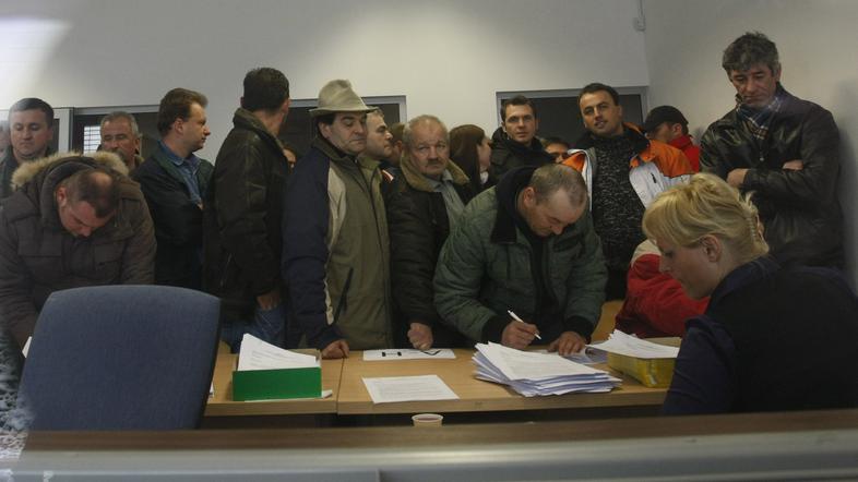 Jeznim in razočaranim delavcem, ki so ob vprašanju, kako naprej, zgolj skomignil