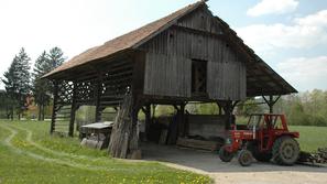 Kozolce bodo razstavili, nato pa bosta sledila premestitev in vnovično sestavlja