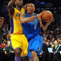 Shawn Marion in Lamar Odom