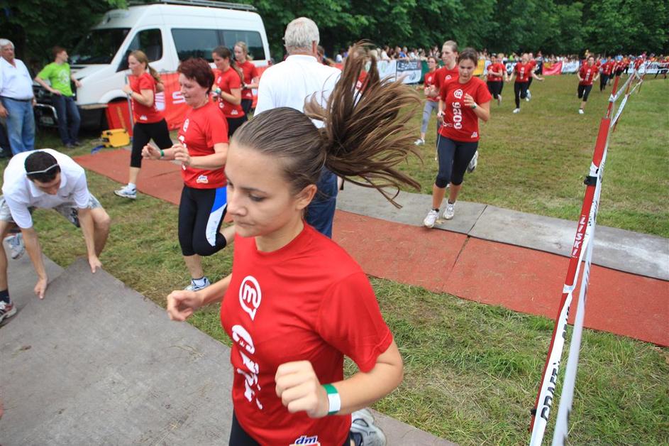 Če želite visokoresolucijsko fotografijo, nam pošljite elektronsko sporočilo na 