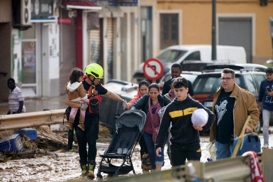 razdejanje po poplavah na območju Valencie Španija | Avtor: Profimedia