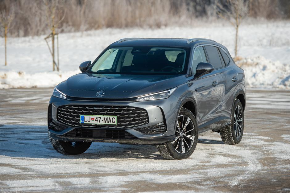 MG HS Hybrid+ | Avtor: Anže Petkovšek