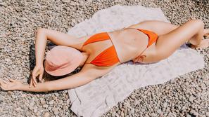 plaža, morje, dopust, bikini, sončenje