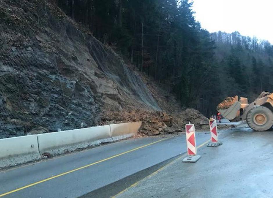 Posledice ujme na regionalnih in glavnih cestah | Avtor: Direkcija Republike Slovenije za infrastrukturo
