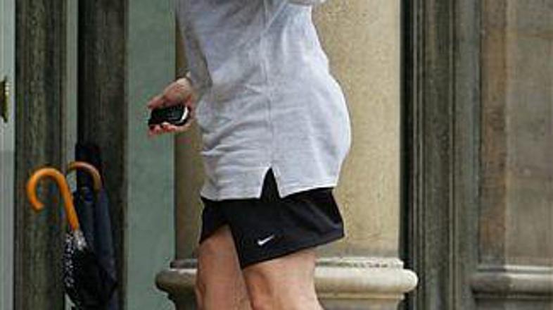 Nicolas Sarkozy redno skrbi za svoje telo. Danes ga je to vendarle izdalo.