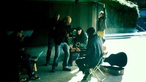 Takole je Siddharta v podhodu preigravala svoje pesmi. (Foto: Osebni arhiv)