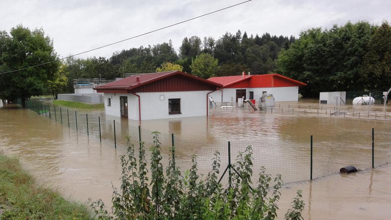 Zaradi obilnih padavin je čistilno napravo Trebnje zalilo 80 centimetrov vode. (