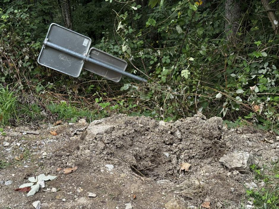 Vandali na parkirišču pod Joštom | Avtor: A. L. 