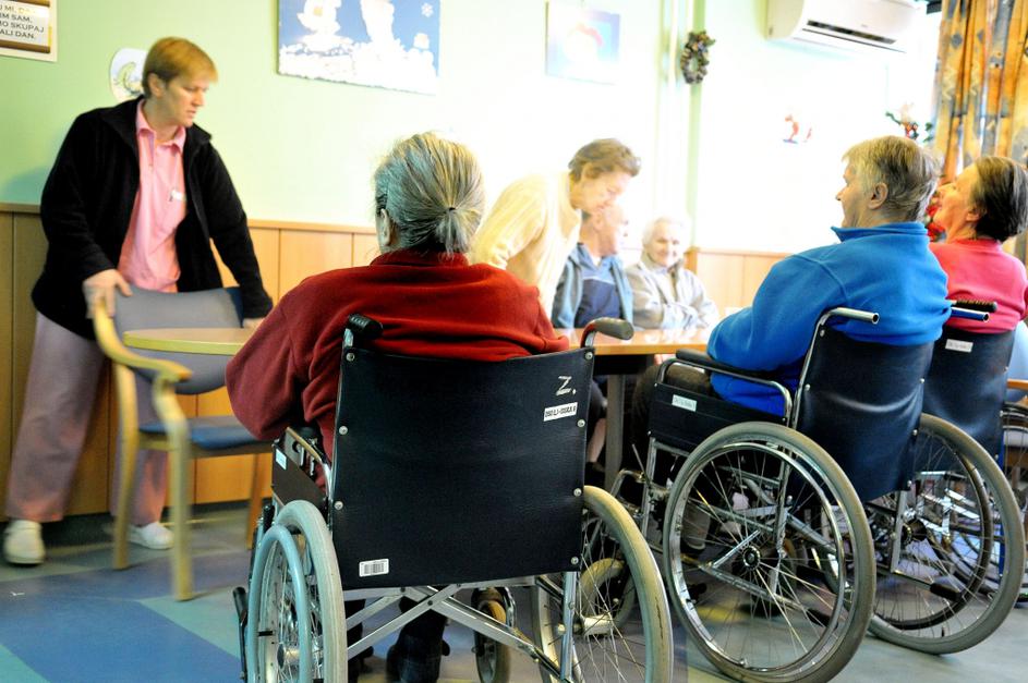 slovenija 06.01.11, dom starejsih obcanov Siska, dom za ostarele, dom, upokojenc