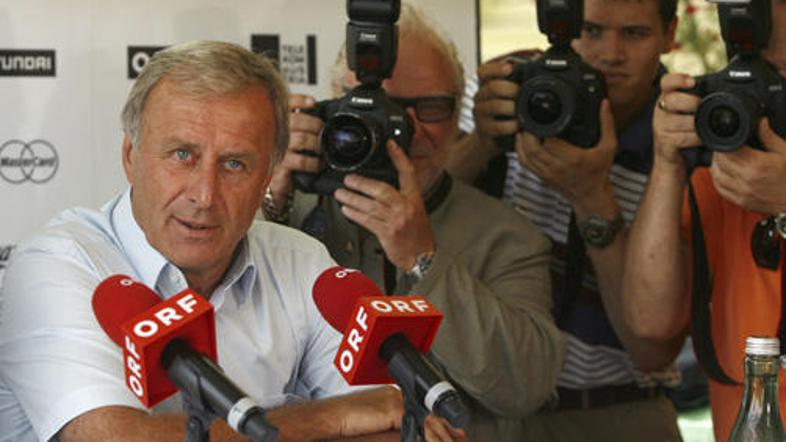 Josef Hickersberger je mesto selektorja zapustil, ker Avstrije ni popeljal v čet