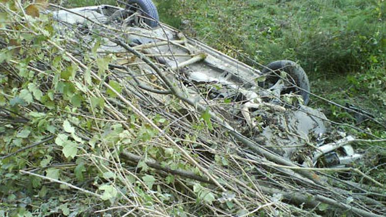 Glede na stanje razbitine bi jo lahko voznica odnesla veliko slabše.