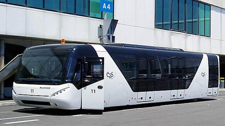 Letališki avtobus Neoplan N 9122 L