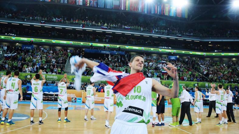 Nachbar zastava Slovenija Ukrajina EuroBasket Stožice Ljubljana
