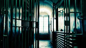 Do pobega je prišlo potem, ko so zaporniki v zasedi pričakali paznike, katerim s