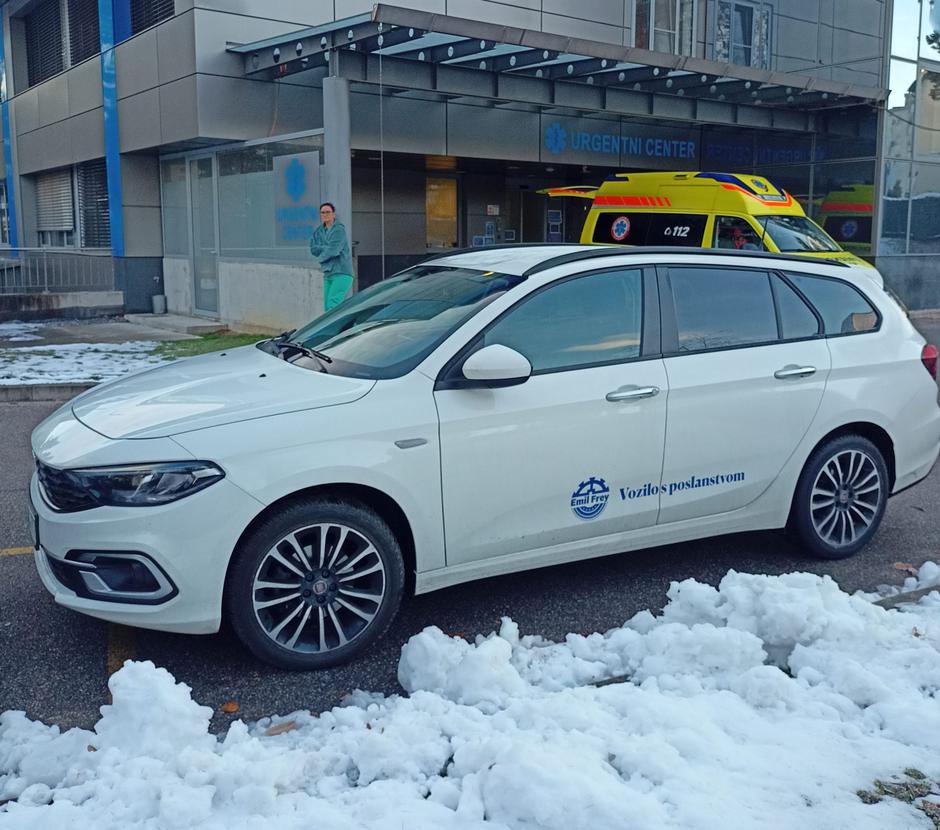 Donacija podjetja Avto Triglav fiat tipo, ki je pristal v rokah občine Prevalje | Avtor: Občina Prevalje