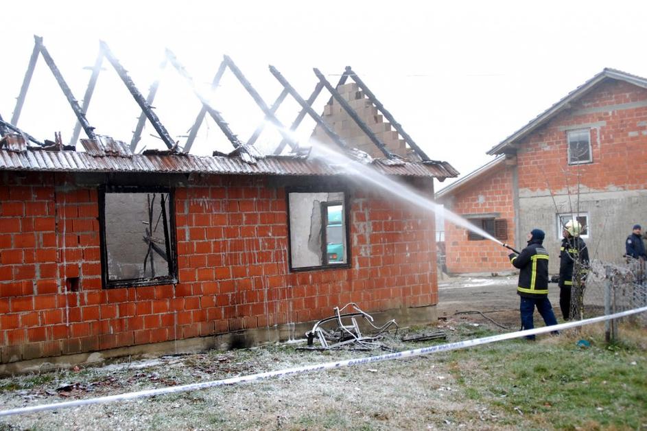 Tragedija v družinski hiši.