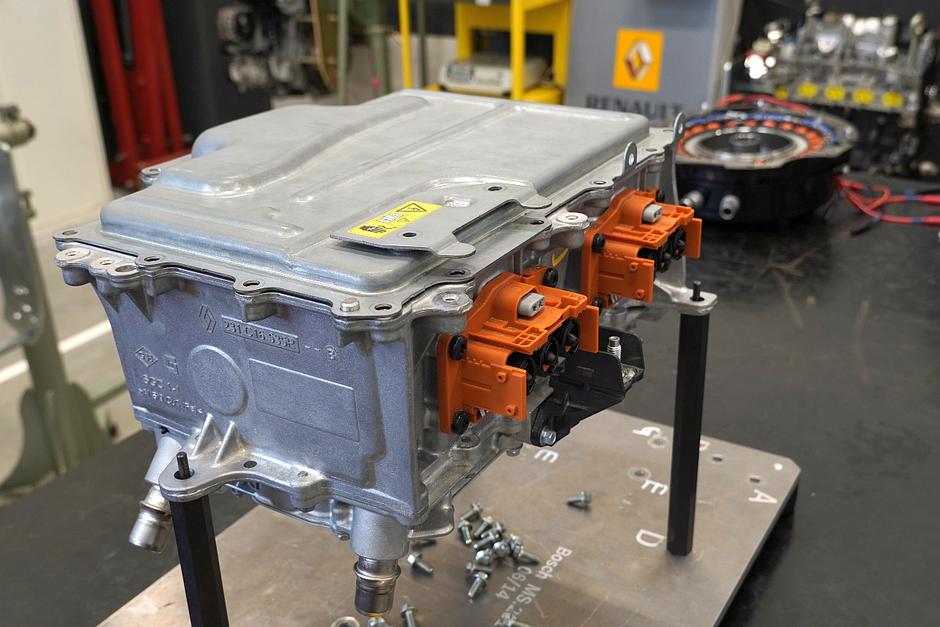 Renault hibridni menjalnik Mirna Peč | Avtor: Matija_Janežič