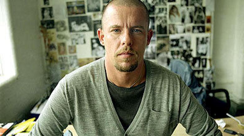 Alexander McQueen je v prostem času strasten potapljač. 