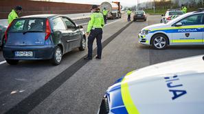 policija Slovenija zaščitne maske