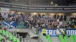 Union Olimpija MZT Skopje liga ABA dvorana Stožice navijači gledalci tribuna