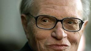 Larry King se za zdaj še ne bo ločil. (Foto: Reuters)