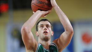 Sport 11.04.10, kosarka, tekma, Smiljan Pavic at basketball match TCG Mercator -