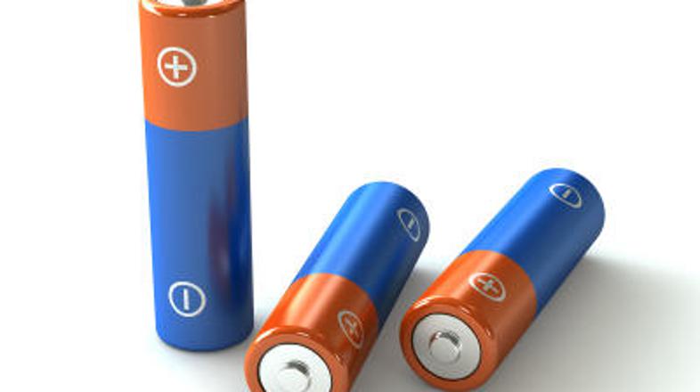 Toshiba bo proizvajala baterije.