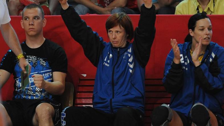 Izkušeno Sergejo Stefanišin je v vratih hitro zamenjala Branka Zec. (Foto: RK Kr