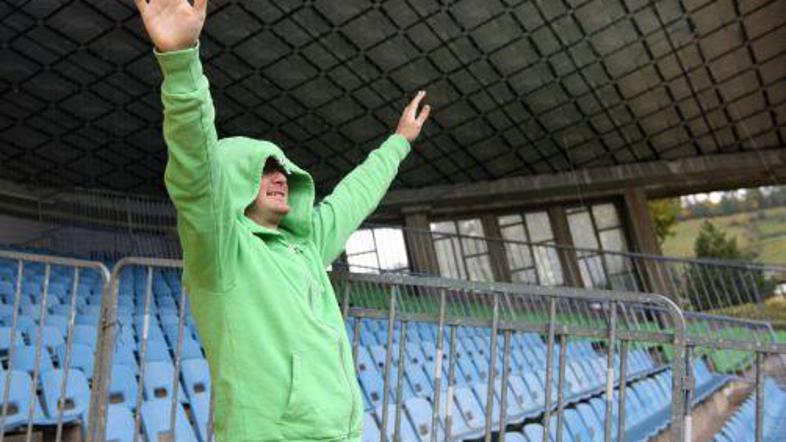 Postavljanje in agresivno vedenje se pri pripadnicah ženskega spola na dolgi rok