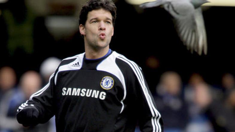 Michaela Ballacka je na ogrevanju presenetil golob.